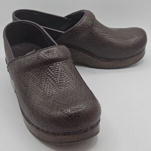 Dansko Textured Leather Clogs Size 37 US Size 6.5 / 7